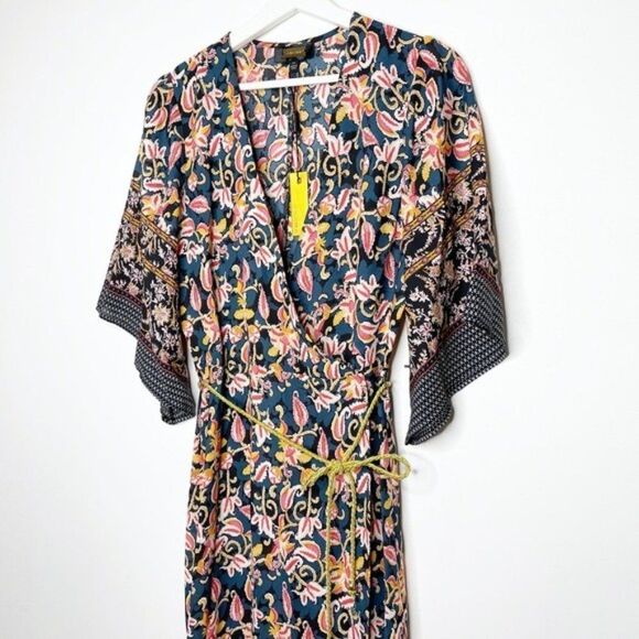 ALEXIA ADMORA Short Kimono Wrap Dress  - Picture 3 of 11